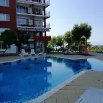 شقة Noks Spacious 1 Bed Flat Sunny Terrace 6 Min سفيتي فلاس